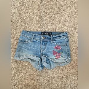 Hollister shorts with cute hibiscus flower